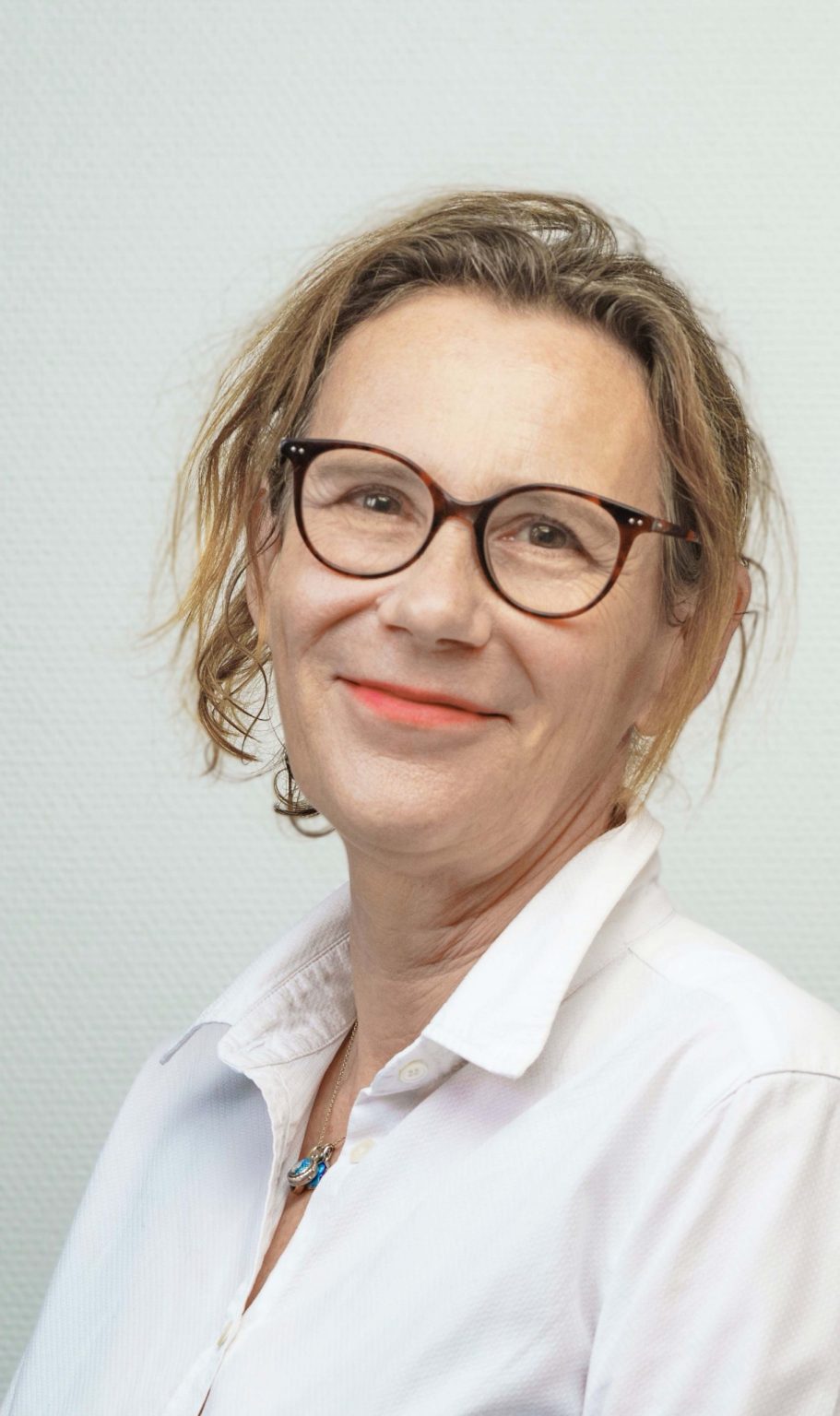 Marie Desplechin Kunstanstifter EN